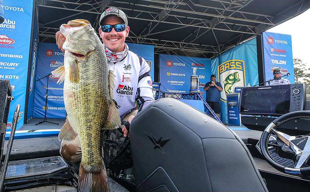 mike huff 2nd place at bassmaster elite on lake chickamauga