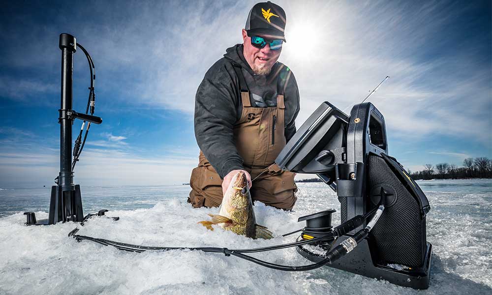 Find Fish Faster: Ice Fishing with MEGA Live and MEGA 360 Imaging -  Humminbird